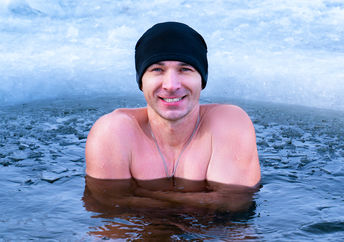 冷水浴的好处和冷水浸泡疗法。